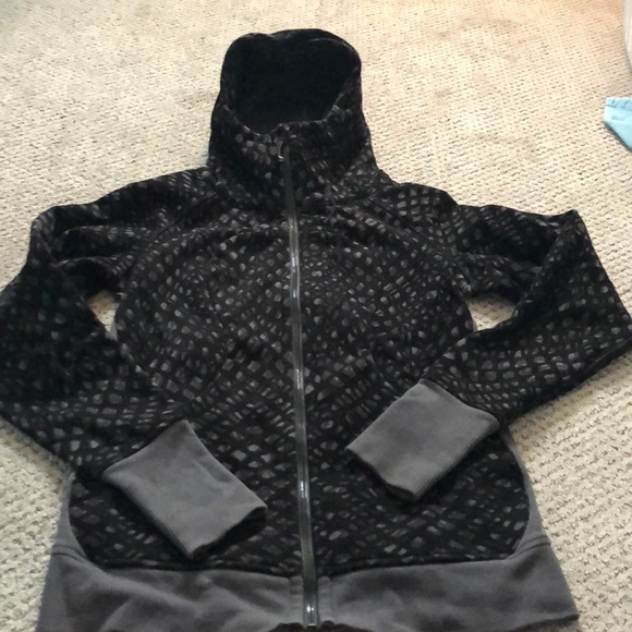 Lululemon black zip up hoodie - Picture 1 of 4